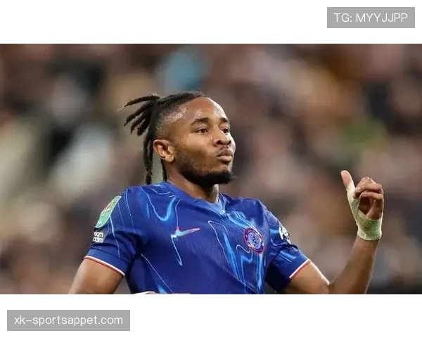 恩昆库从边锋到中路核心的角色演变分析