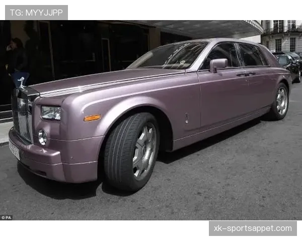 巴洛特利训练迟到被罚，转头晒出新买的限量超跑